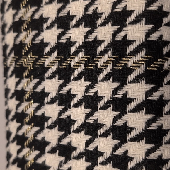 Betsey Johnson Black, White, Gold Houndstooth Zip Around Wristlet Clutch Wallet - Picture 3 of 12